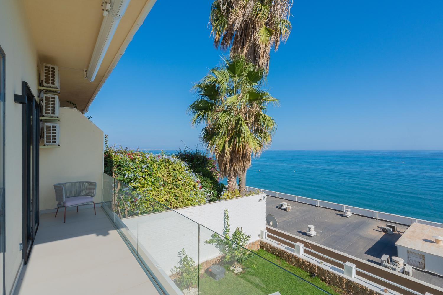 Private 250Sqm Garden Duplex, Jacuzzi, Cinema, Sea View Escape Apartment Torremolinos Bagian luar foto