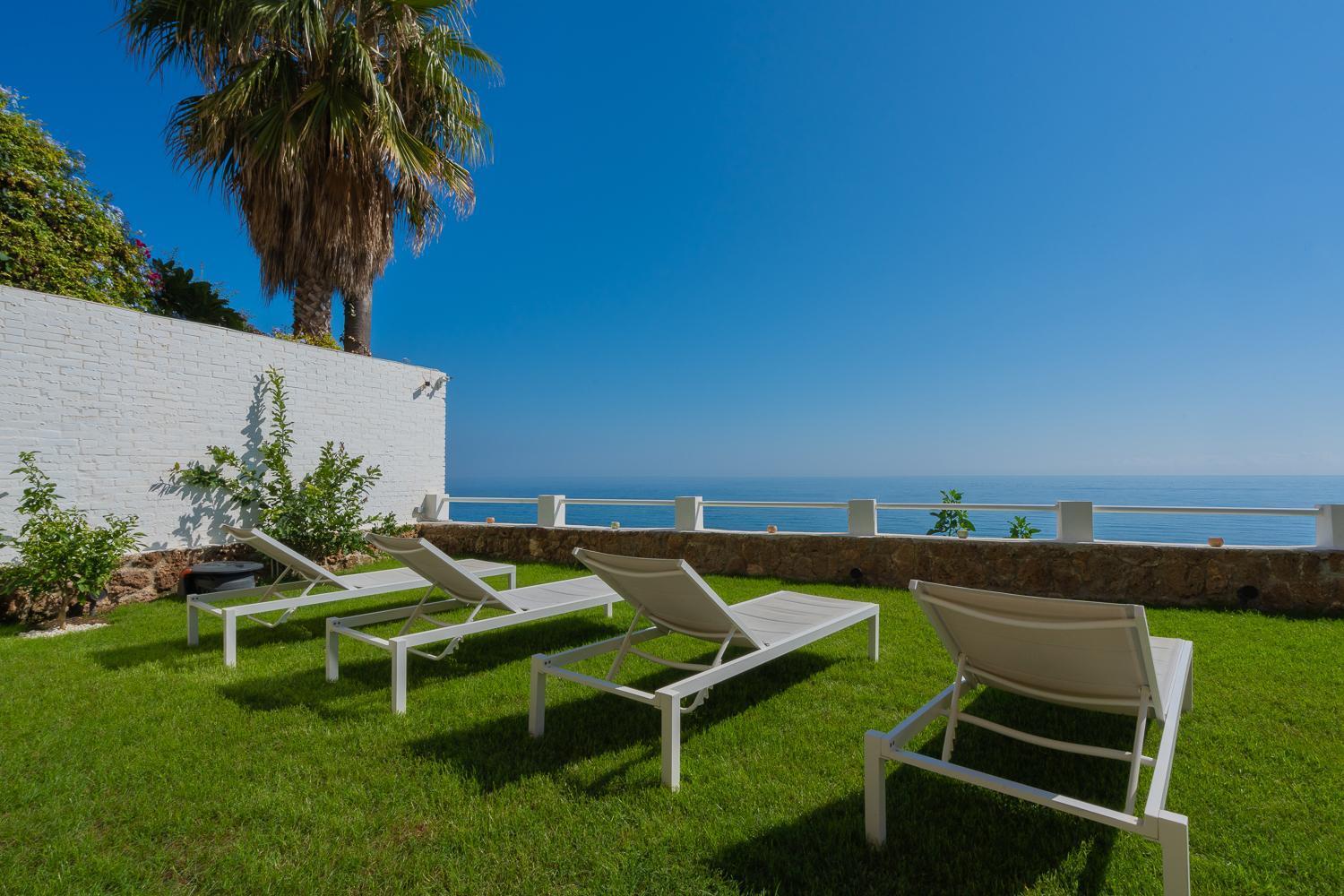 Private 250Sqm Garden Duplex, Jacuzzi, Cinema, Sea View Escape Apartment Torremolinos Bagian luar foto