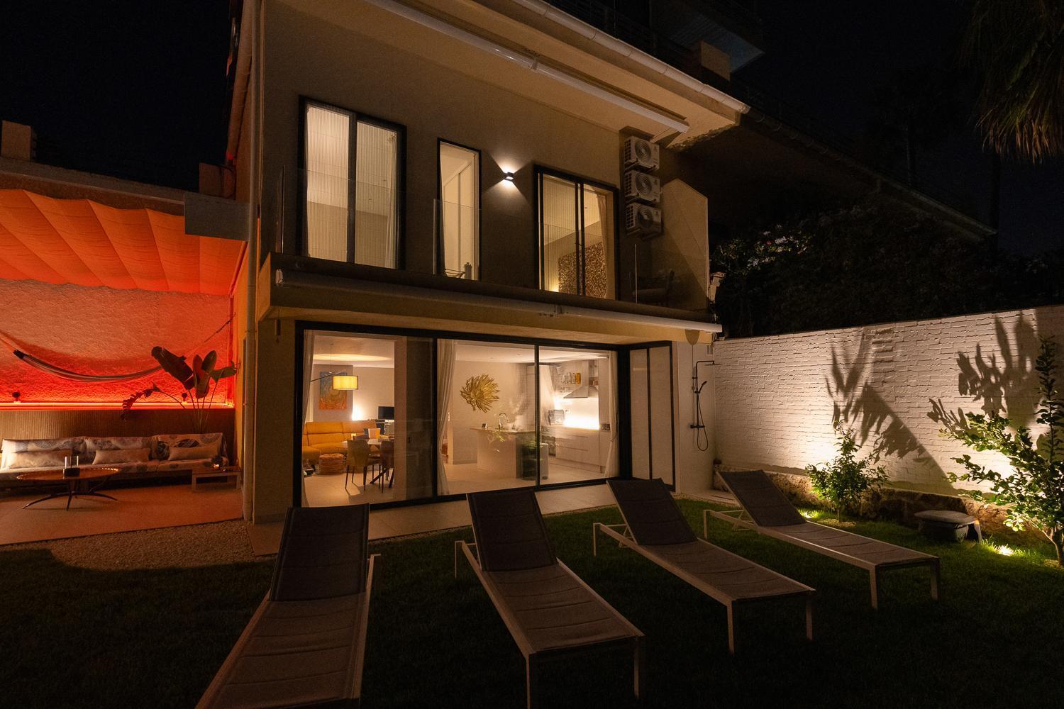 Private 250Sqm Garden Duplex, Jacuzzi, Cinema, Sea View Escape Apartment Torremolinos Bagian luar foto
