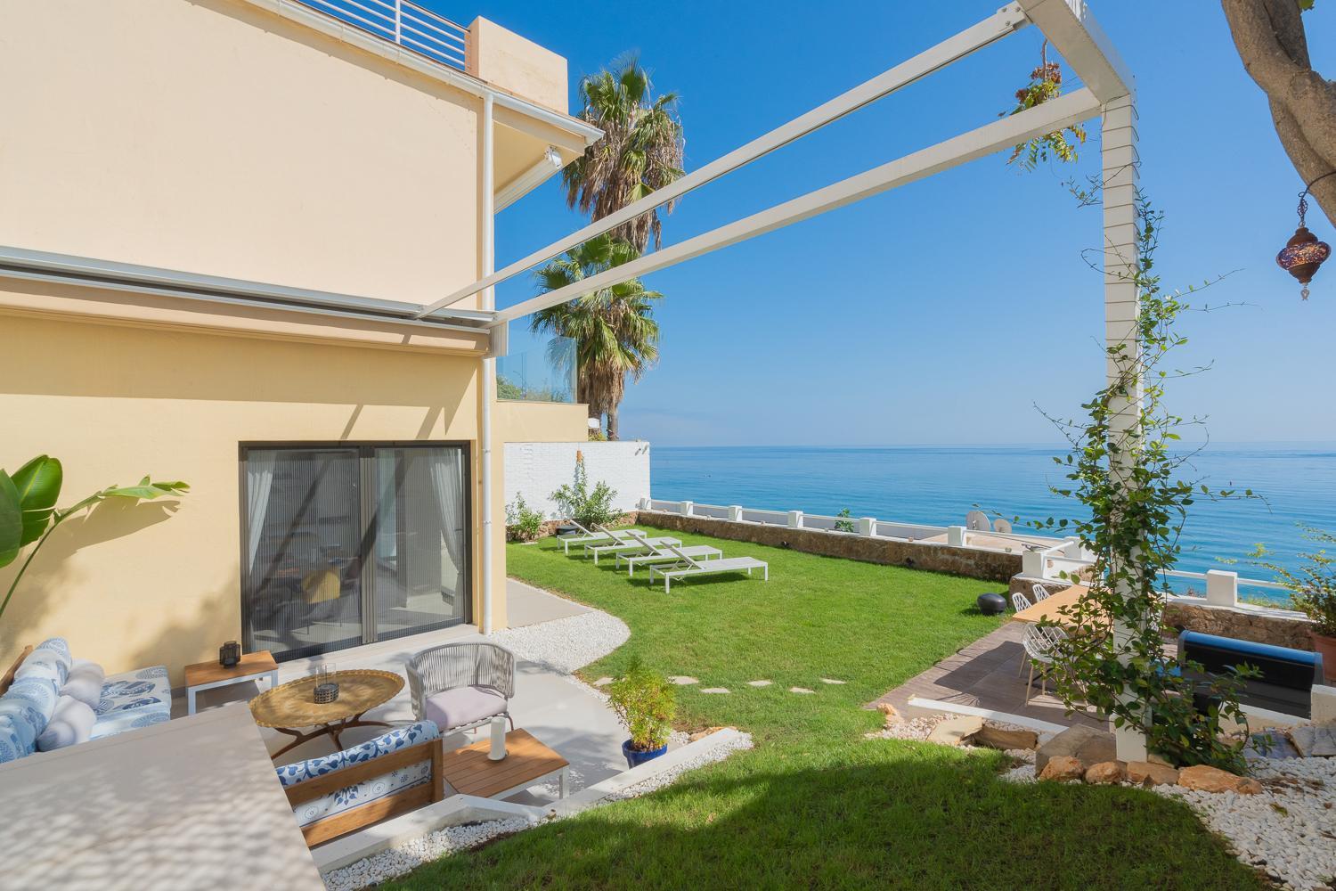 Private 250Sqm Garden Duplex, Jacuzzi, Cinema, Sea View Escape Apartment Torremolinos Bagian luar foto