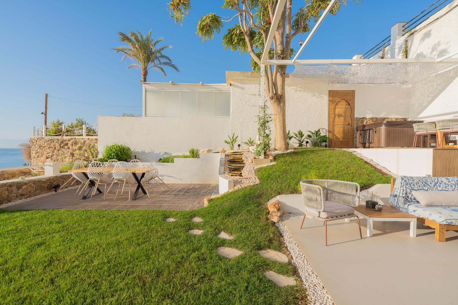 Private 250Sqm Garden Duplex, Jacuzzi, Cinema, Sea View Escape Apartment Torremolinos Bagian luar foto