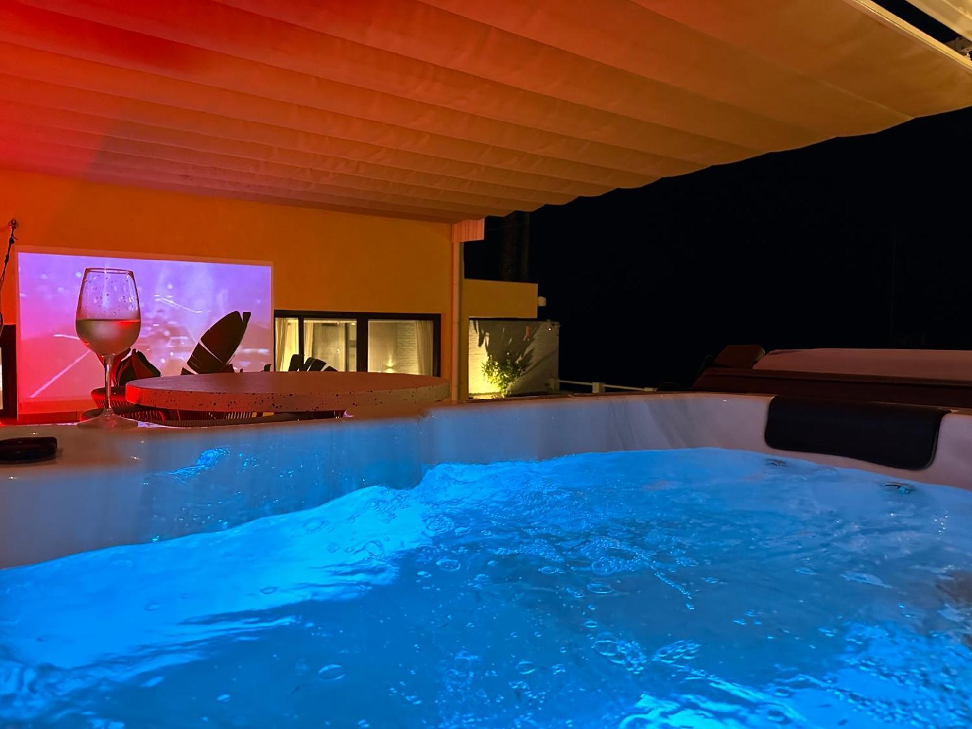 Private 250Sqm Garden Duplex, Jacuzzi, Cinema, Sea View Escape Apartment Torremolinos Bagian luar foto